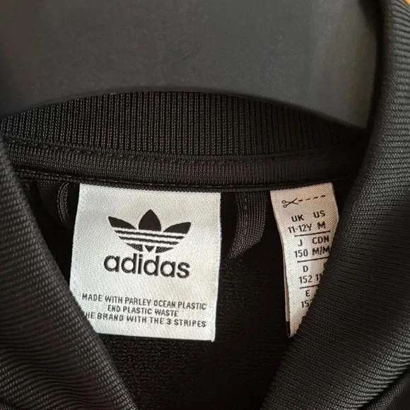 Adidas Black Bomber Jacket with Iconic Design Sz Youth M - Picture 2 of 8